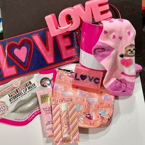 NWT KISS ME Slothee Lip/Bath Gift Set